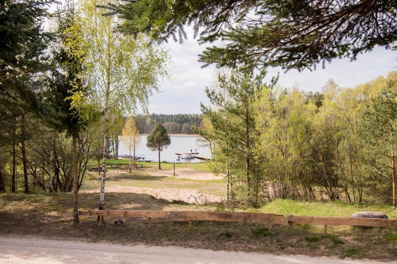 Dom Nad Jeziorem Tajty Гижицко Екстериор снимка